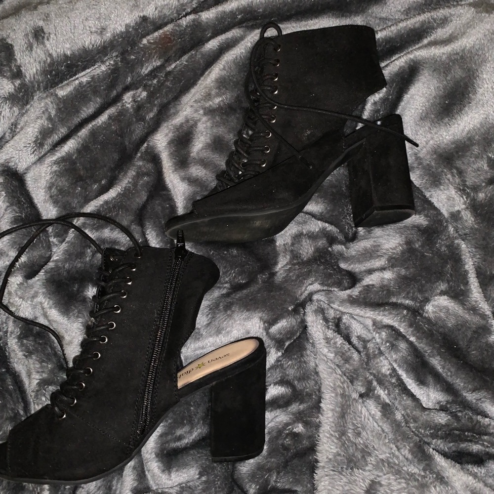 Seven Dials High Heels